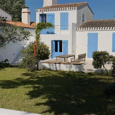 Charmante Maison Front De Avec Jardin La Gueriniere