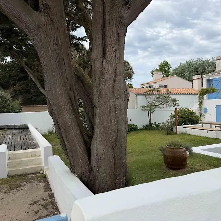 Charmante Maison Front De Avec Jardin * La Gueriniere