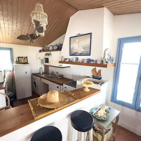 Holiday home Charmante Maison Front De Avec Jardin *